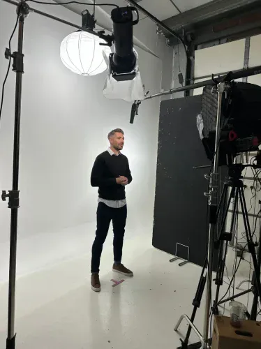 david robert leigh presenter studio
