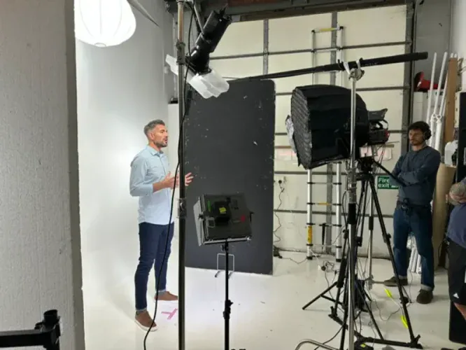 david robert leigh presenter